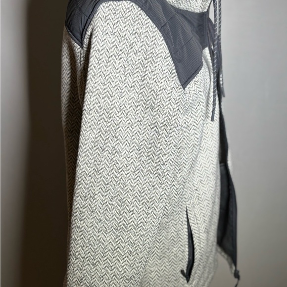 New Balance Black and White Patterned Jacket Size Large NWOT - Picture 5 of 10